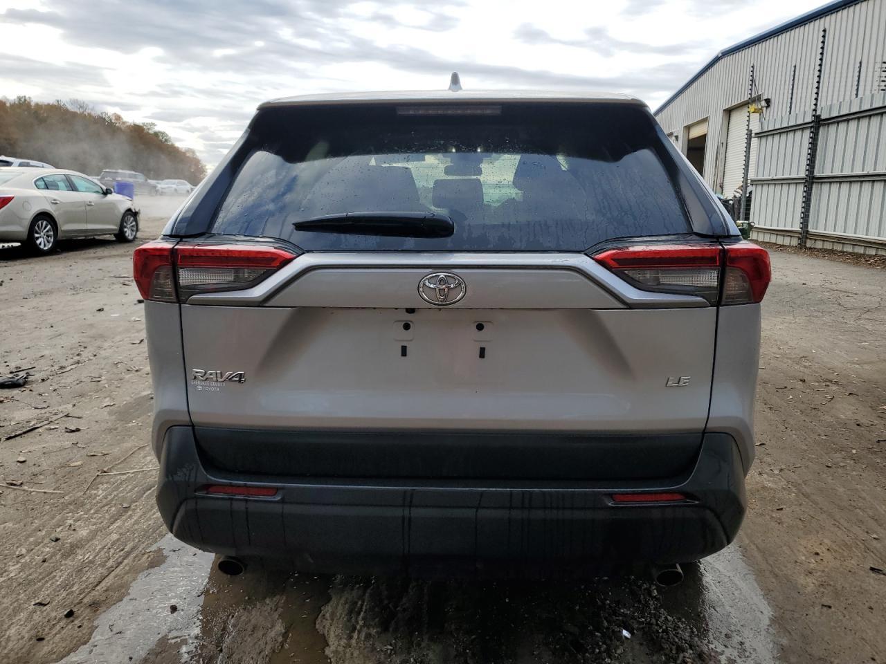 2023 TOYOTA RAV4 LE - Фото 6