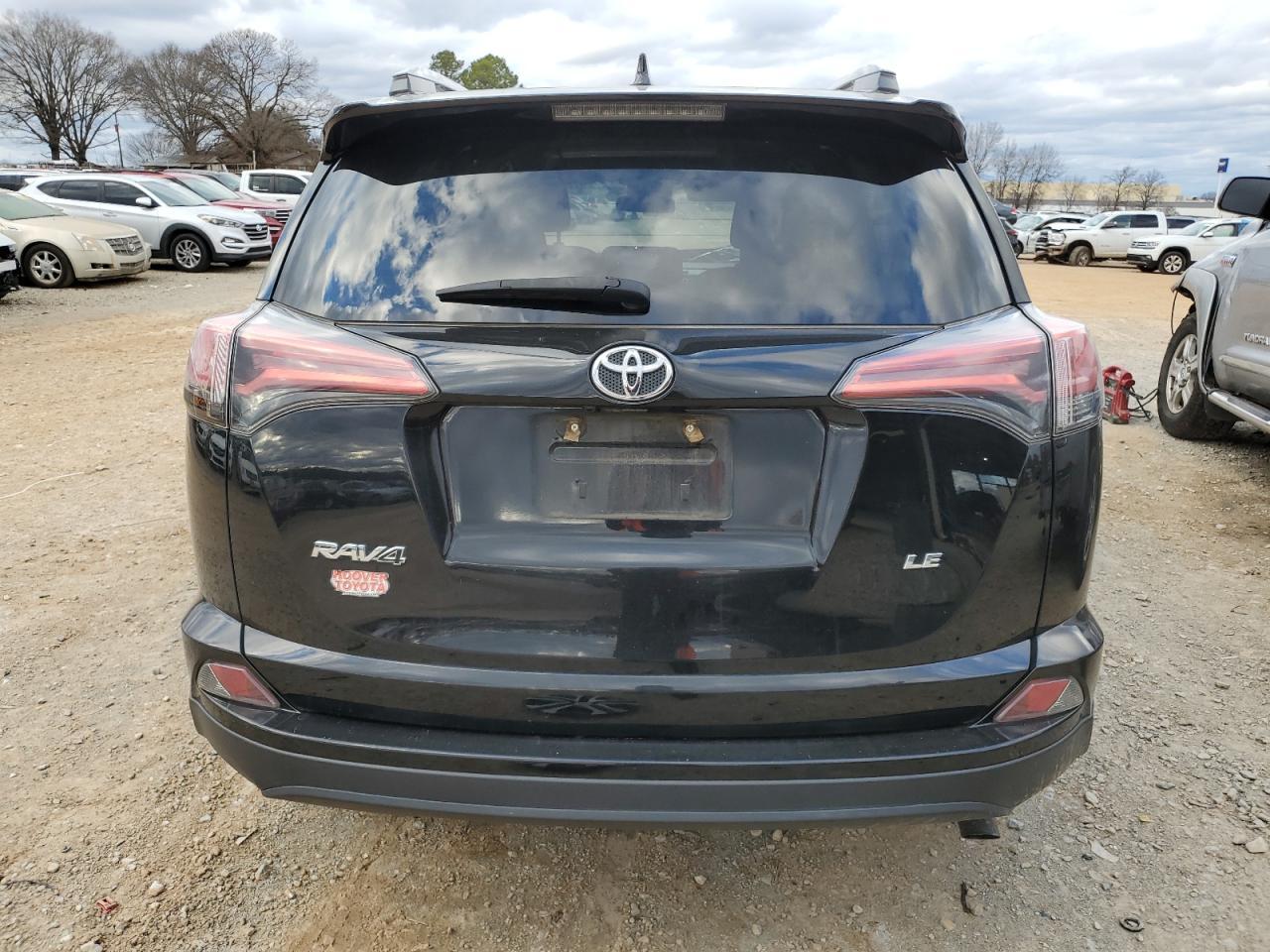 2018 TOYOTA RAV4 LE - Фото 6