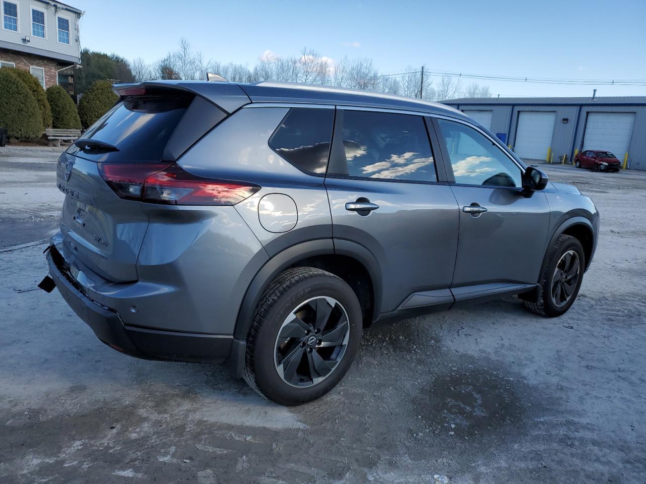 2024 NISSAN ROGUE SV - Image 3