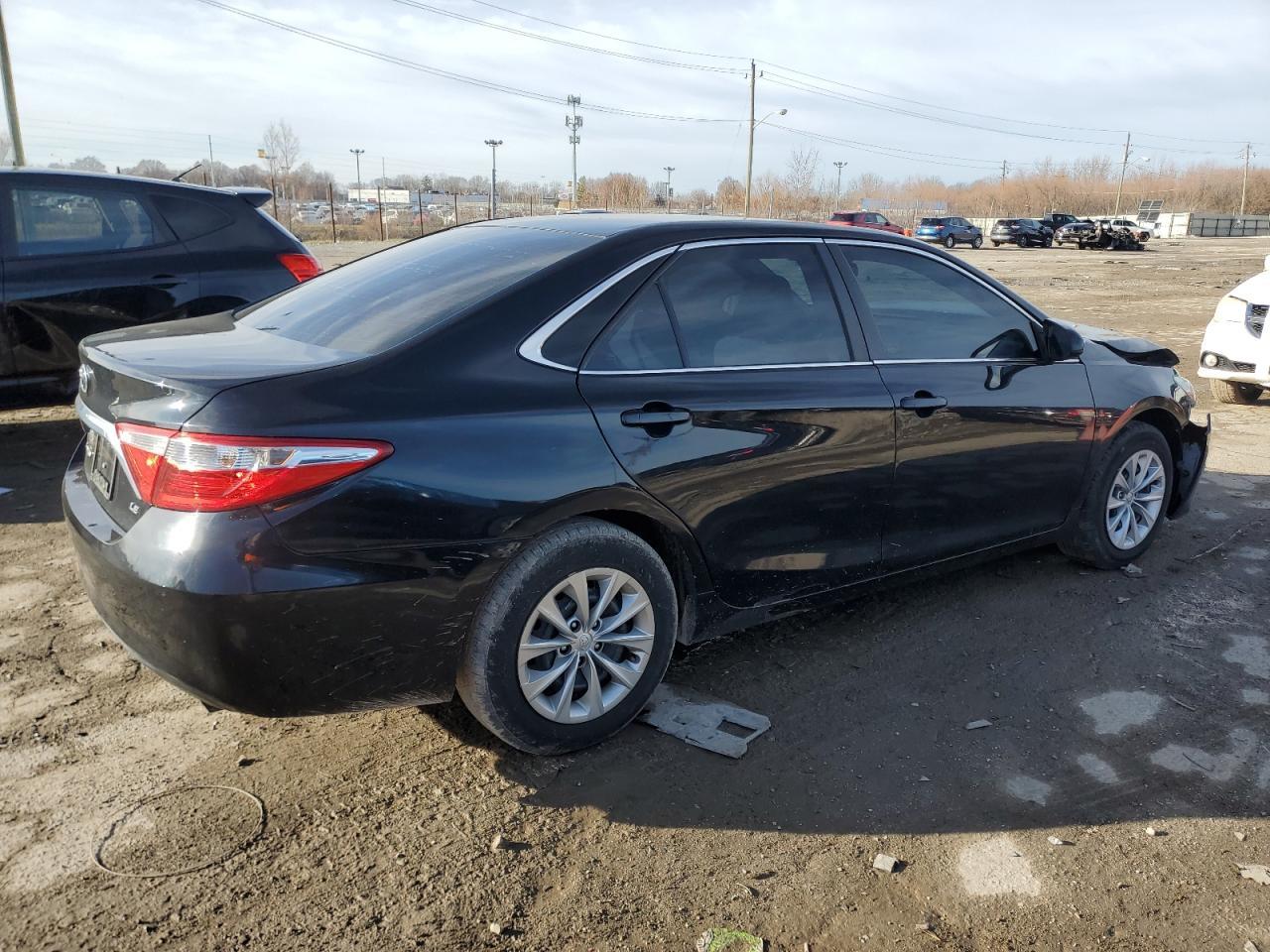 2015 TOYOTA CAMRY LE - Фото 3