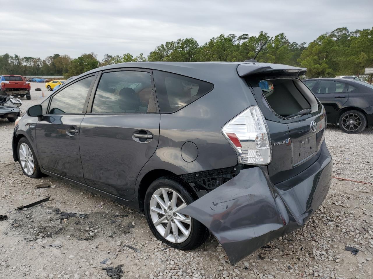 2013 TOYOTA PRIUS V - Image 2