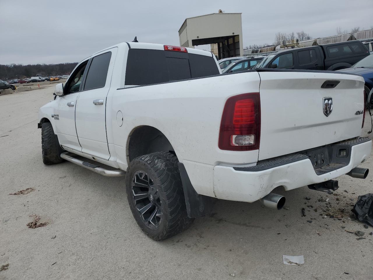 2014 RAM 1500 SPORT - Фото 2