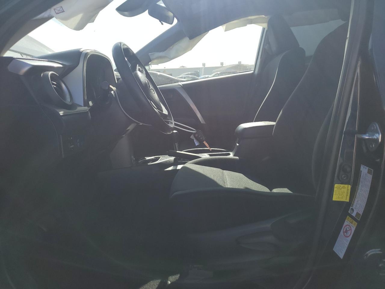 2017 TOYOTA RAV4 LE - Image 7