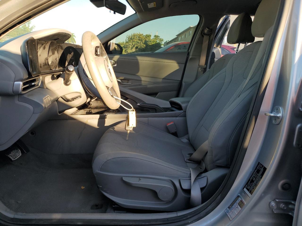 2023 HYUNDAI ELANTRA SE - Image 7
