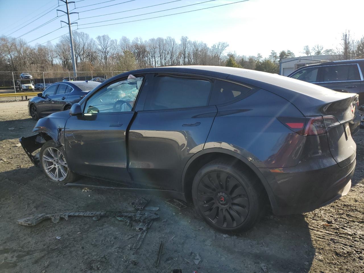 2024 TESLA MODEL Y - Image 2