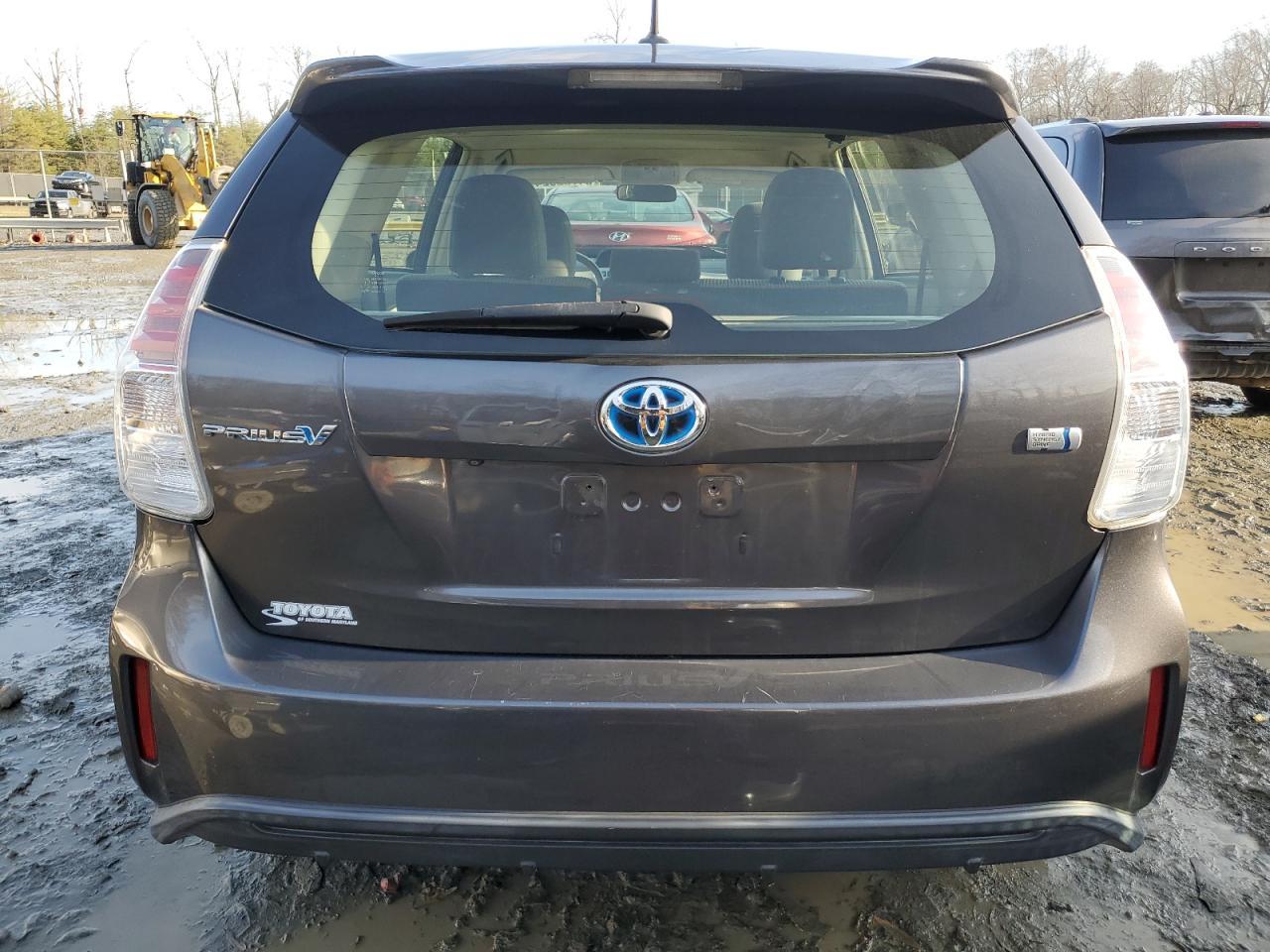 2015 TOYOTA PRIUS V - Фото 6
