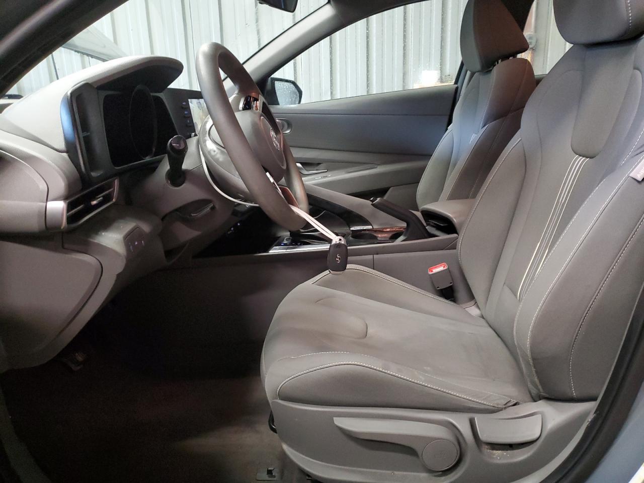 2023 HYUNDAI ELANTRA SE - Image 7