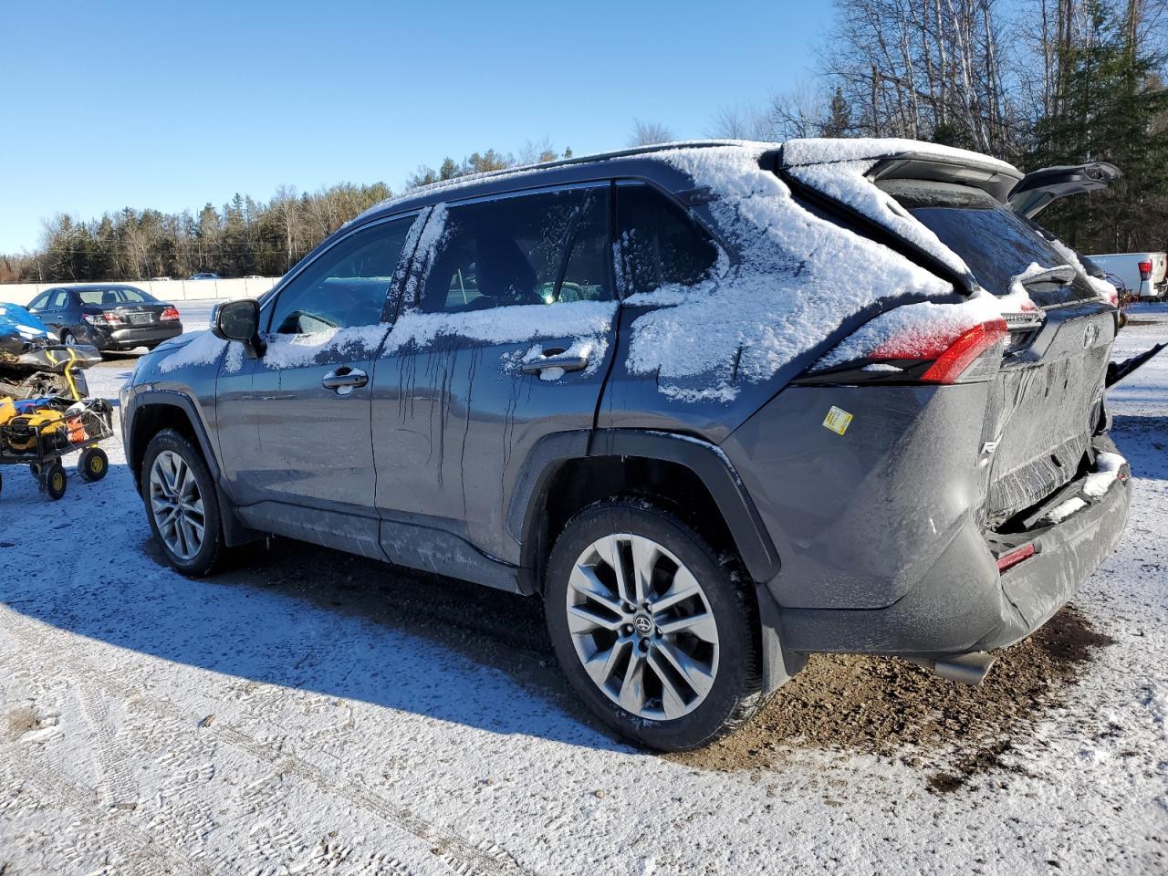 2022 TOYOTA RAV4 XLE - Image 2