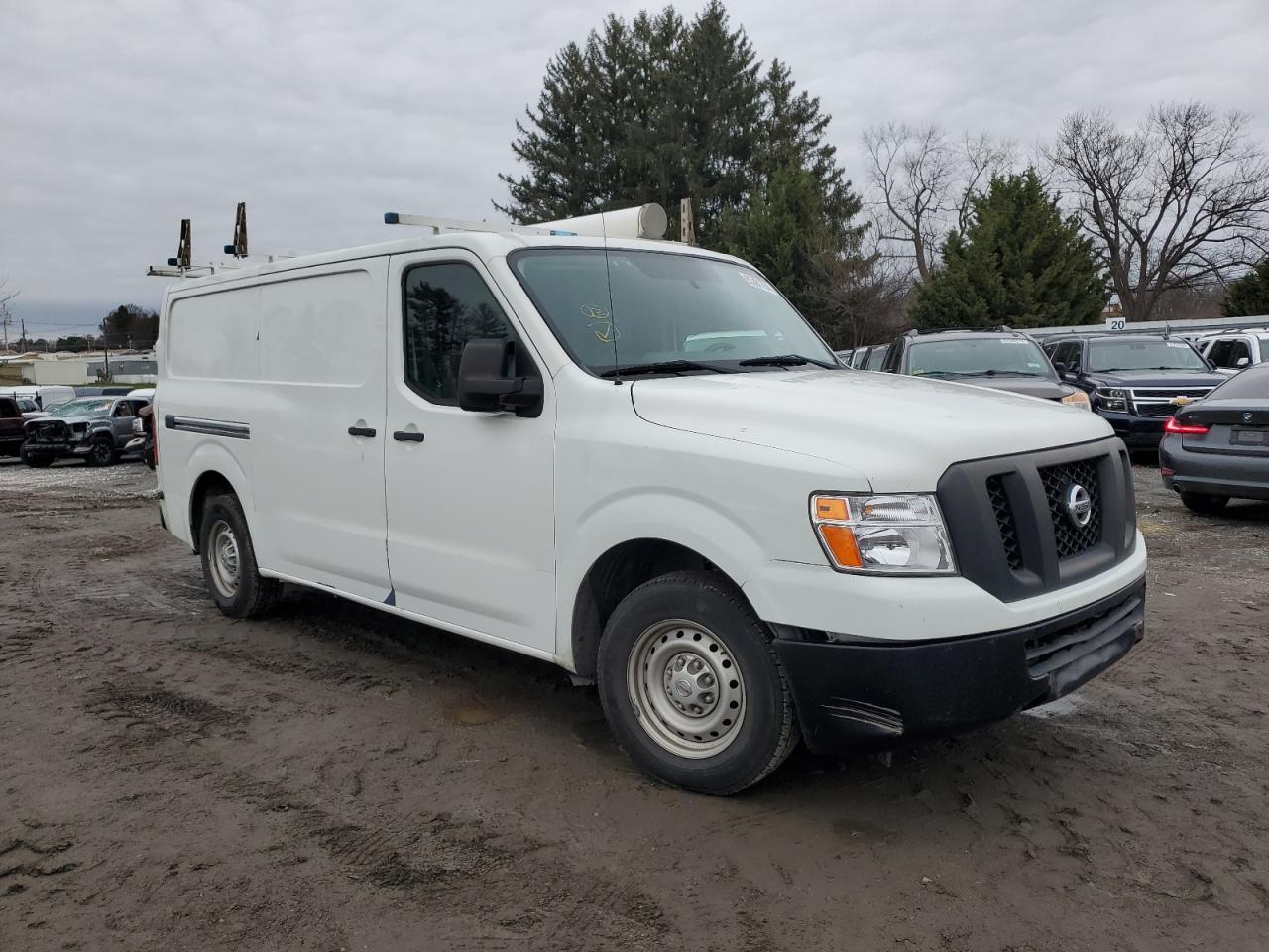 2015 NISSAN NV 1500 - Фото 4