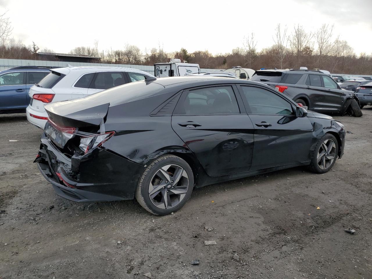 2023 HYUNDAI ELANTRA SE - Image 3