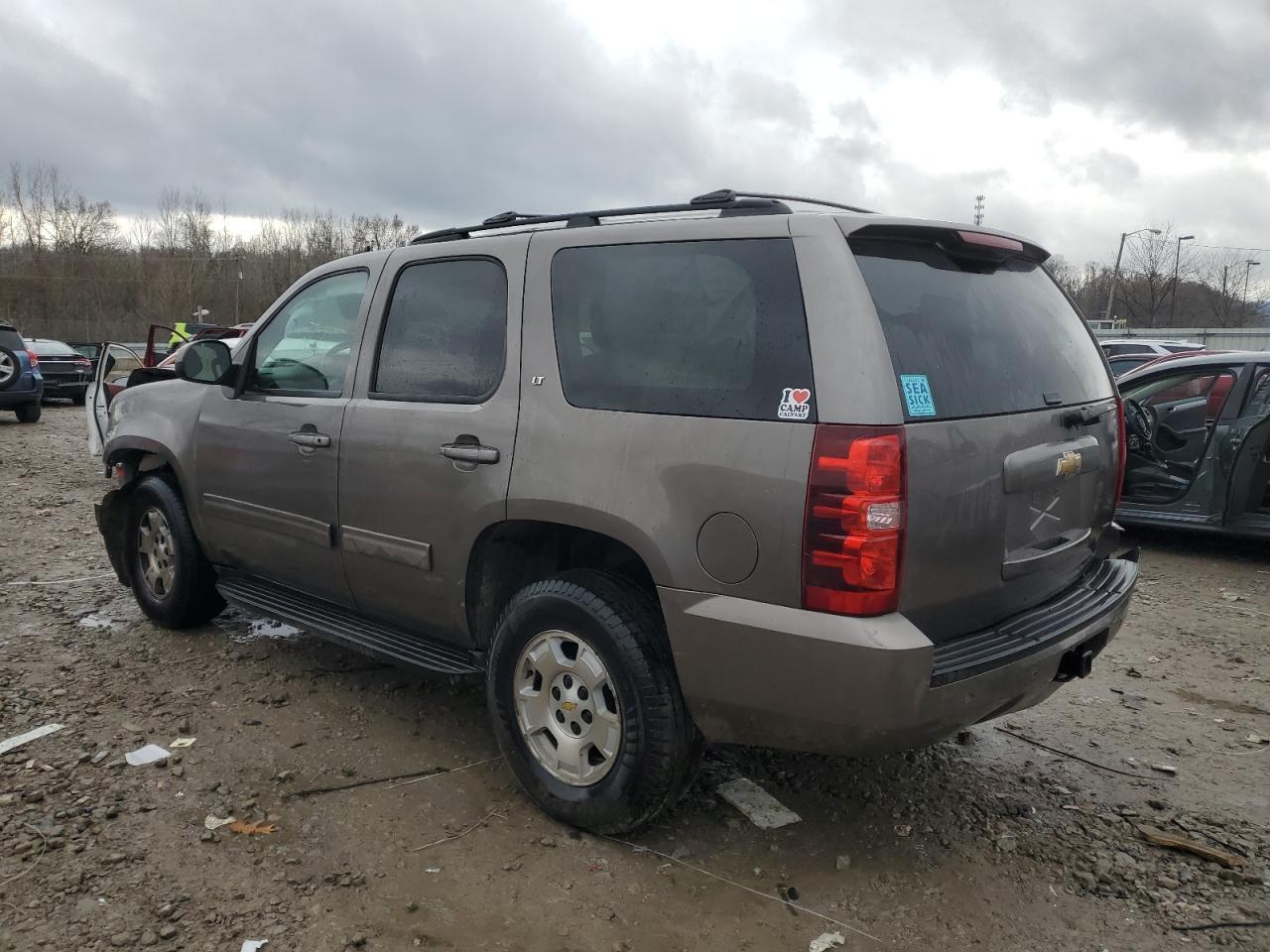 2011 CHEVROLET TAHOE K150 - Image 2