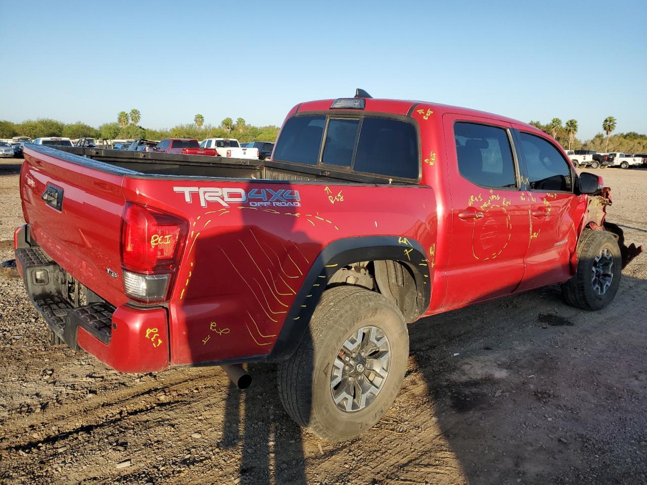 2016 TOYOTA TACOMA DOU - Фото 3