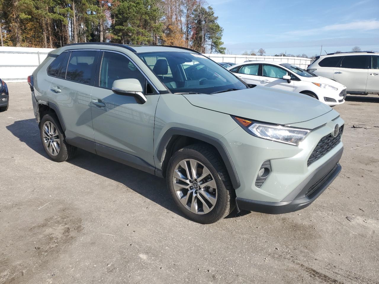 2020 TOYOTA RAV4 XLE P - Image 4