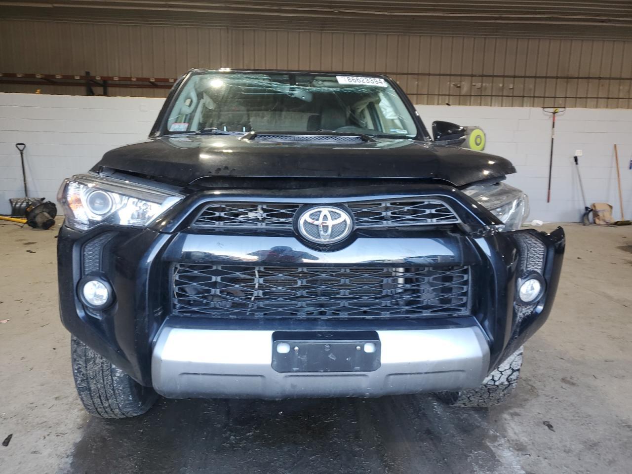 2019 TOYOTA 4RUNNER SR - Фото 5