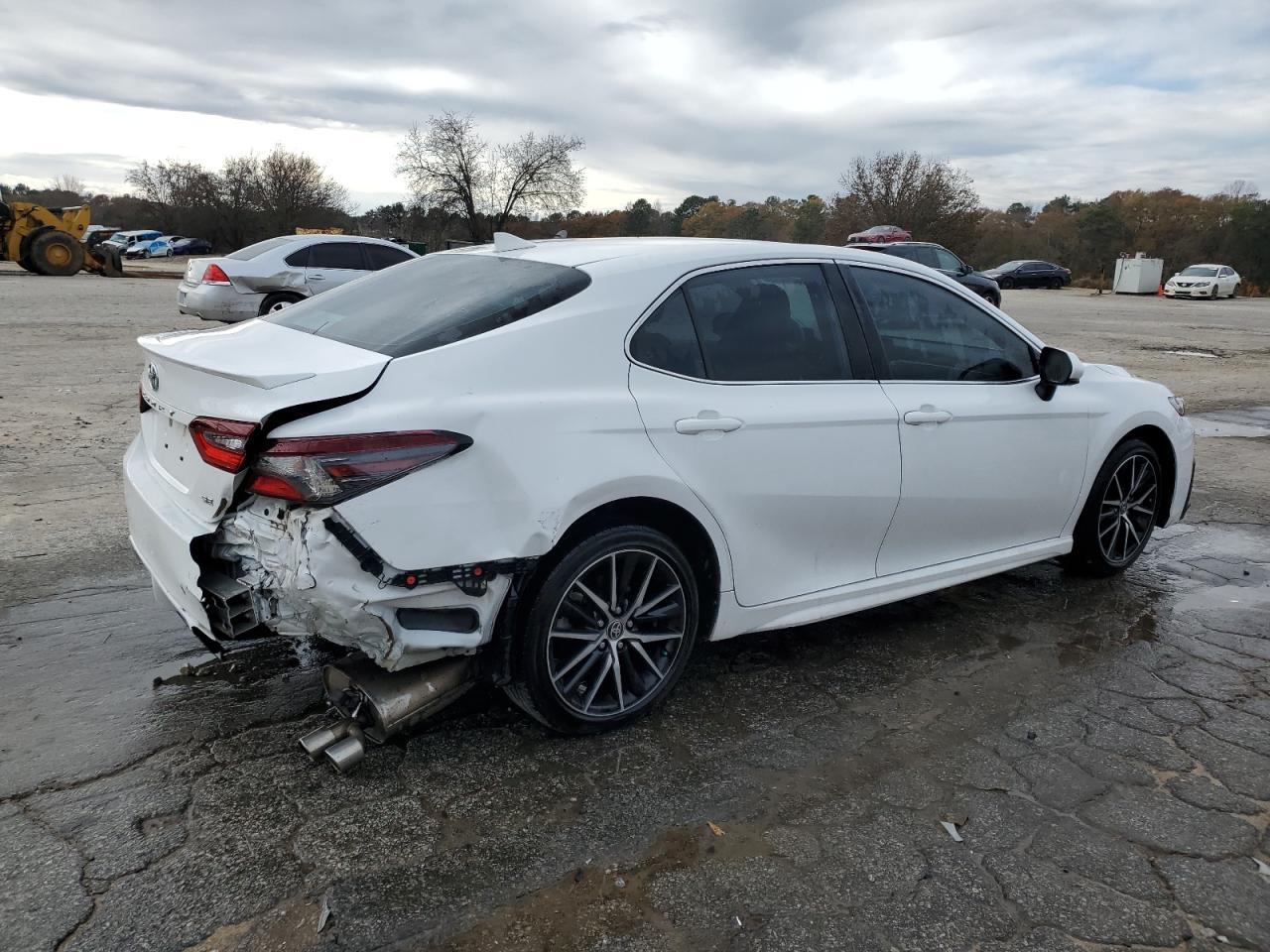 2021 TOYOTA CAMRY SE - Image 3