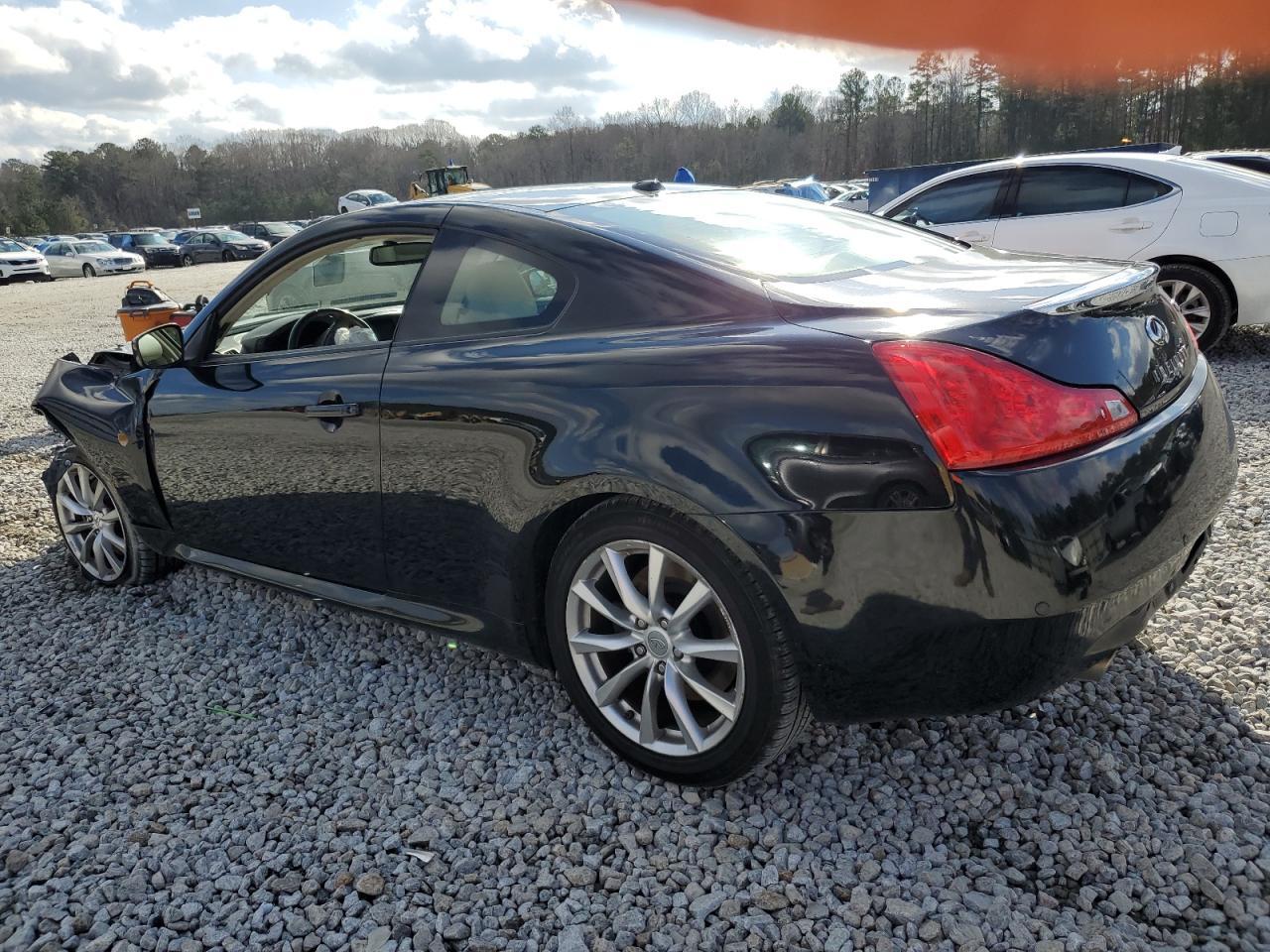 2012 INFINITI G37 - Image 2