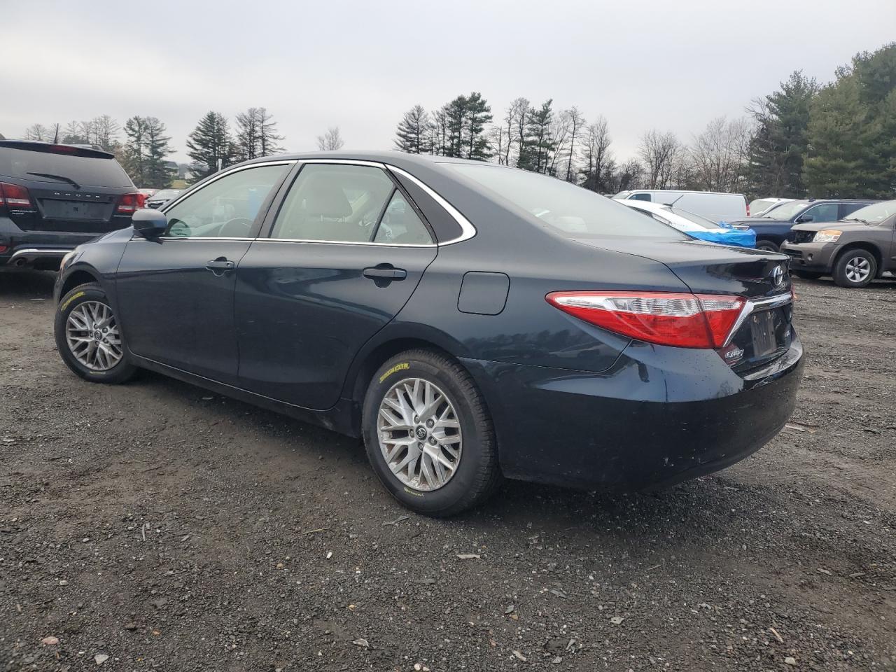 2016 TOYOTA CAMRY LE - Фото 2