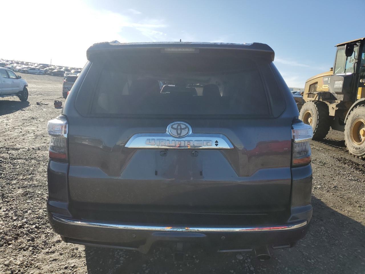 2019 TOYOTA 4RUNNER SR - Image 6