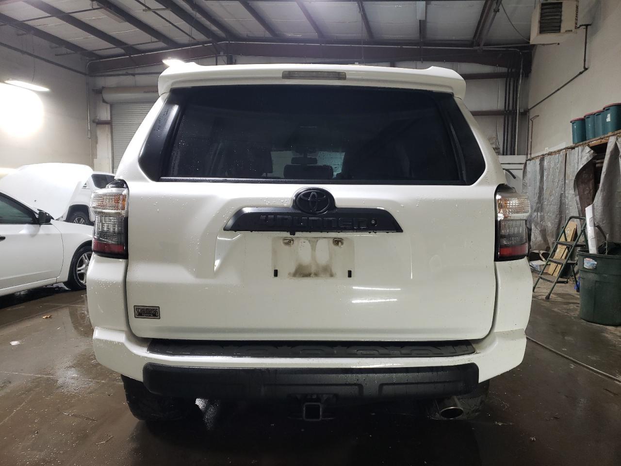 2019 TOYOTA 4 RUNNER - Фото 6