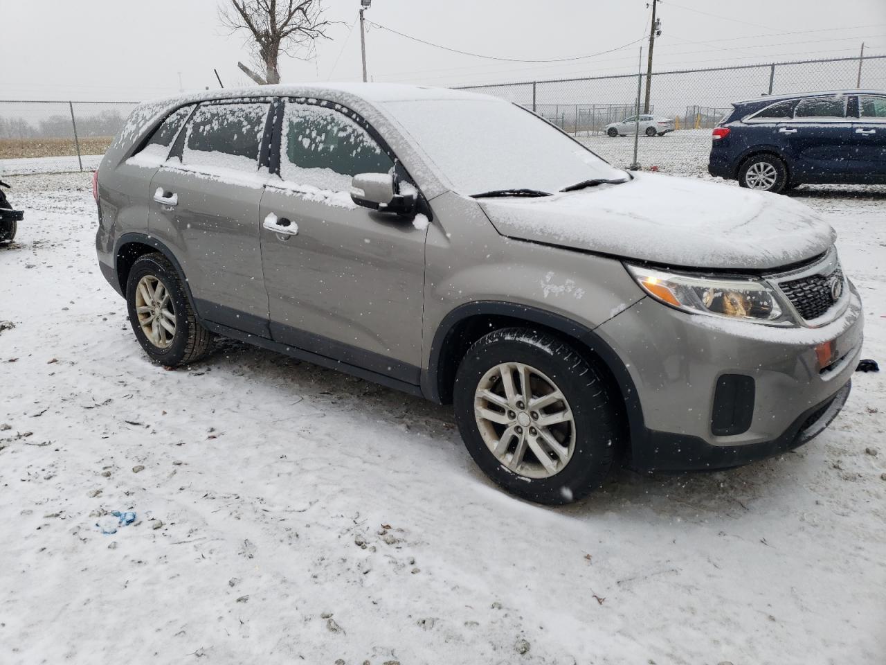 2014 KIA SORENTO LX - Image 4