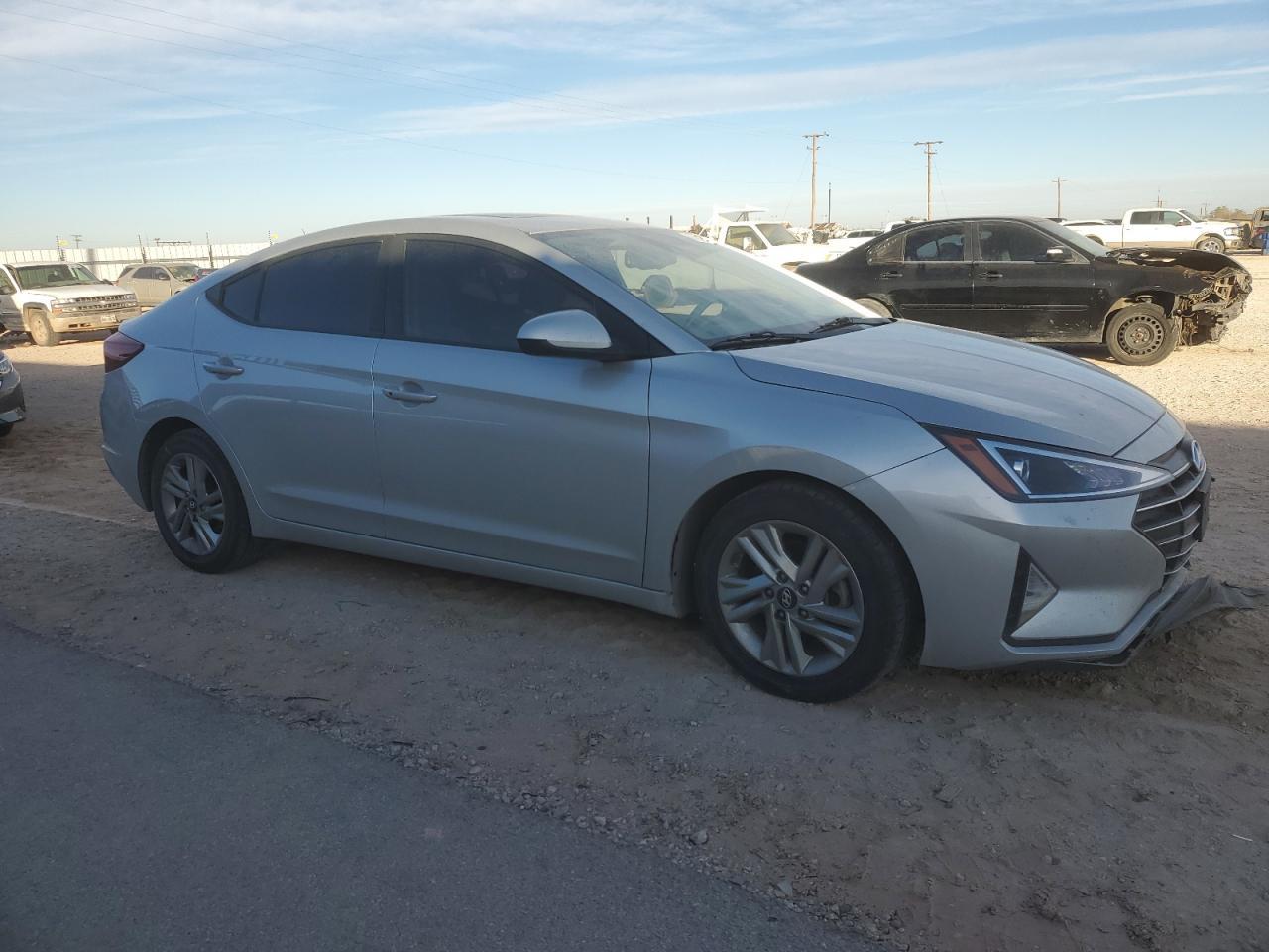 2019 HYUNDAI ELANTRA SE - Image 4