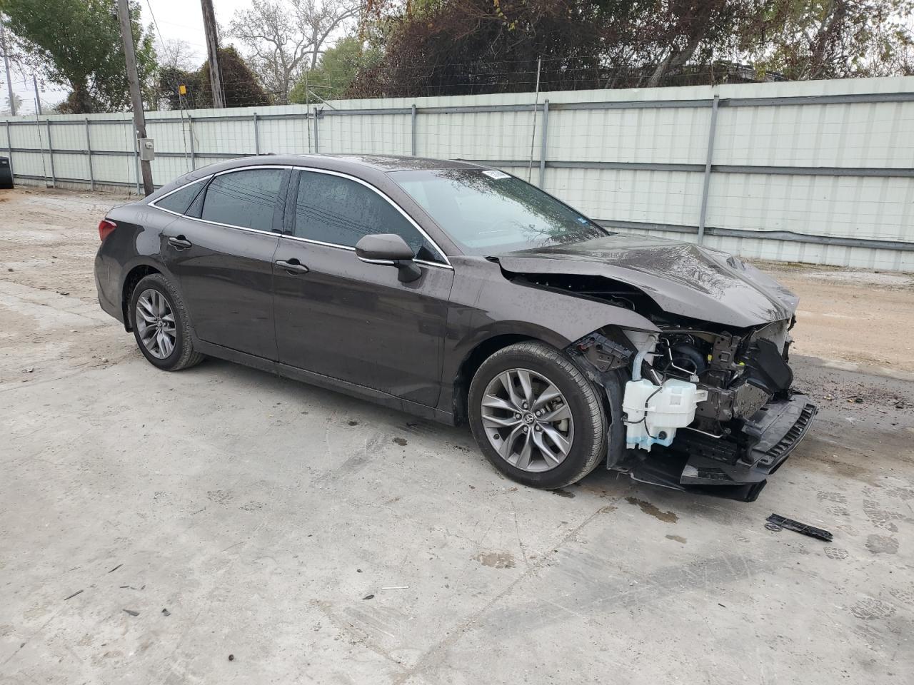 2019 TOYOTA AVALON XLE - Image 4