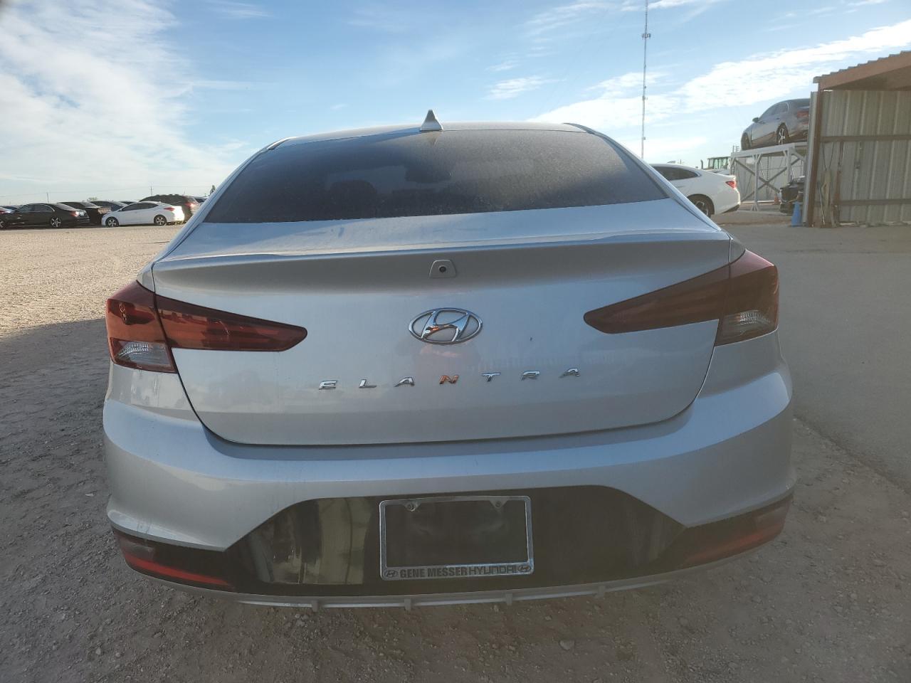 2019 HYUNDAI ELANTRA SE - Image 6