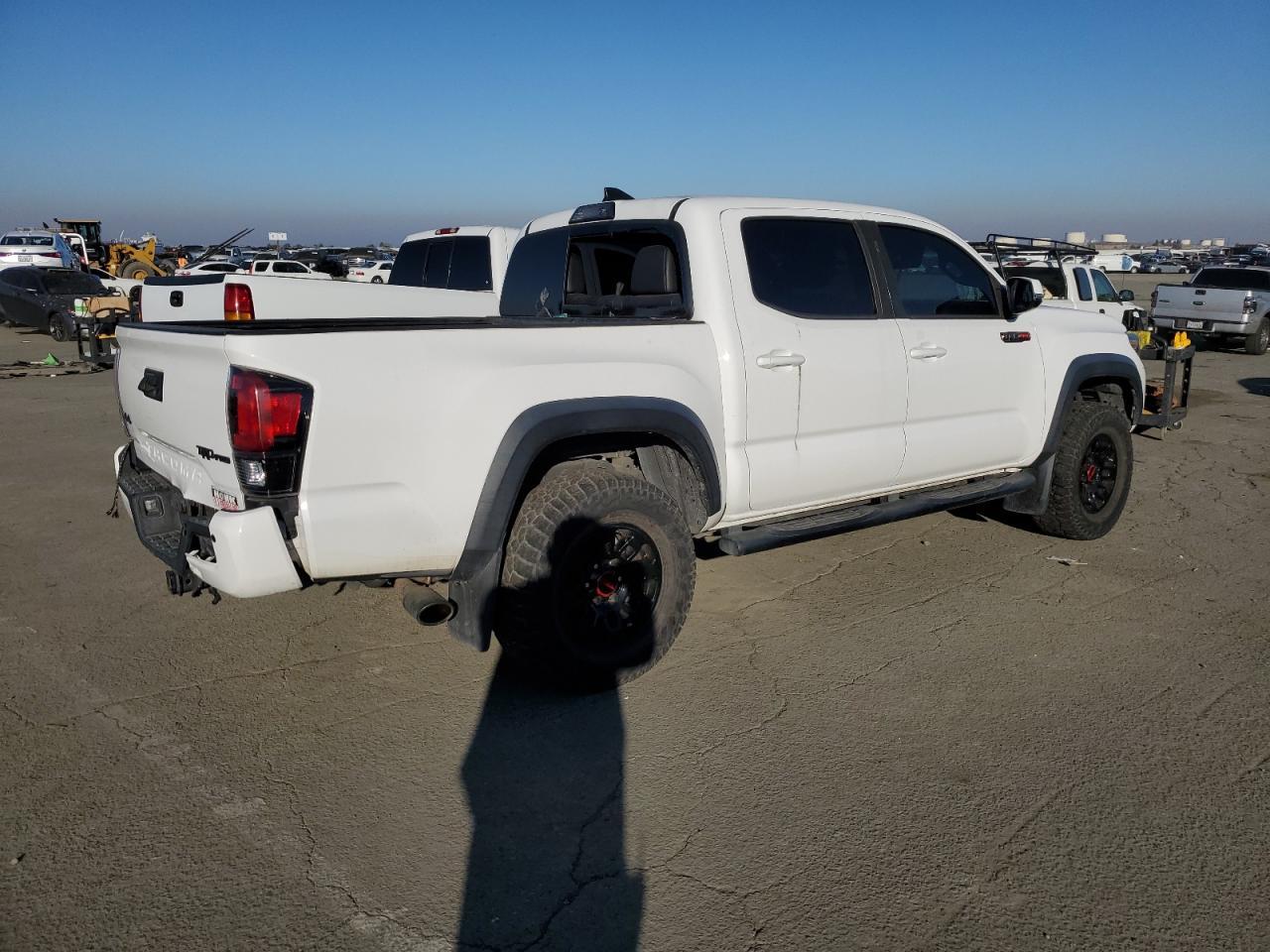 2019 TOYOTA TACOMA DOU - Фото 3