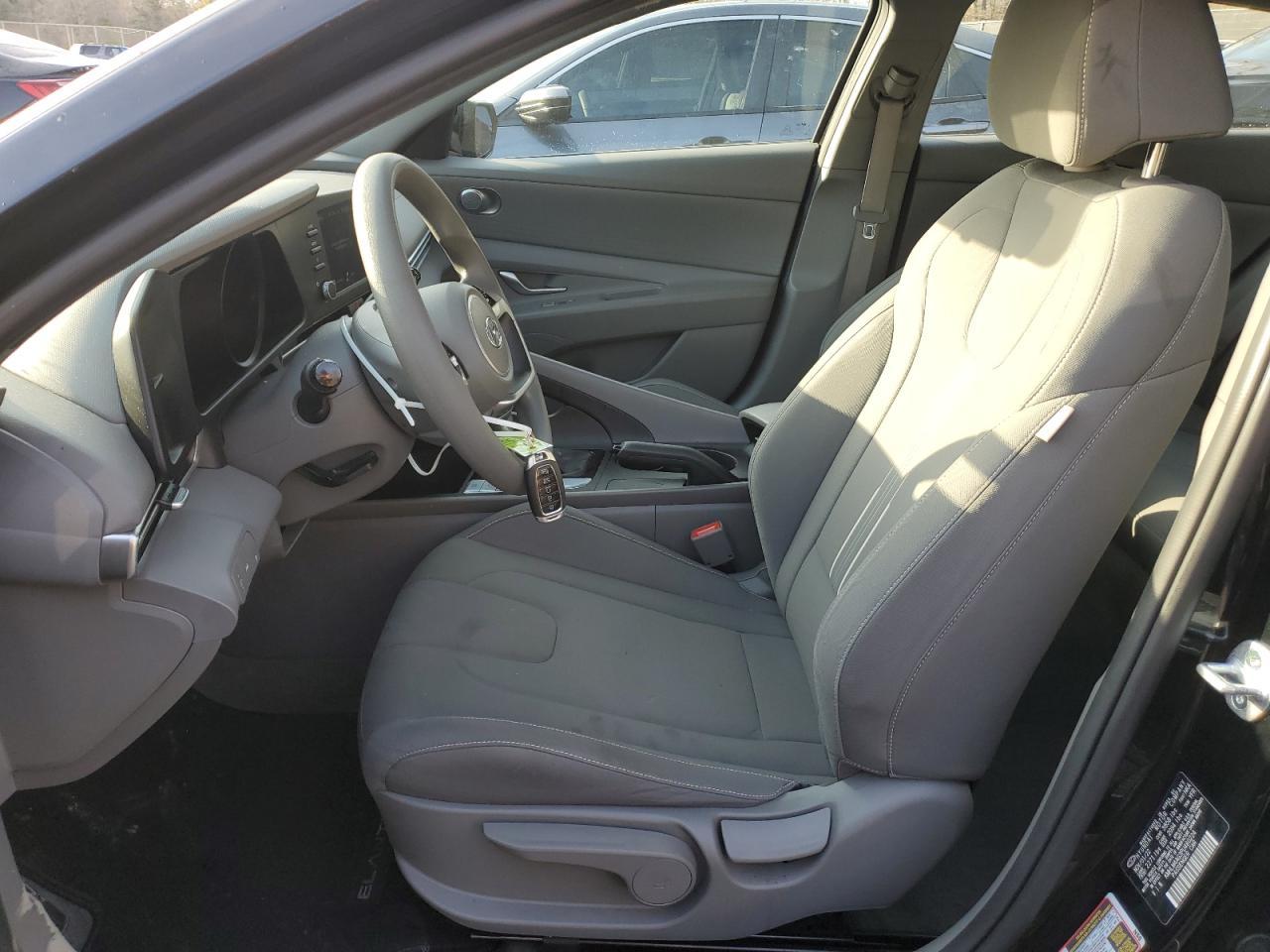 2023 HYUNDAI ELANTRA SE - Image 7