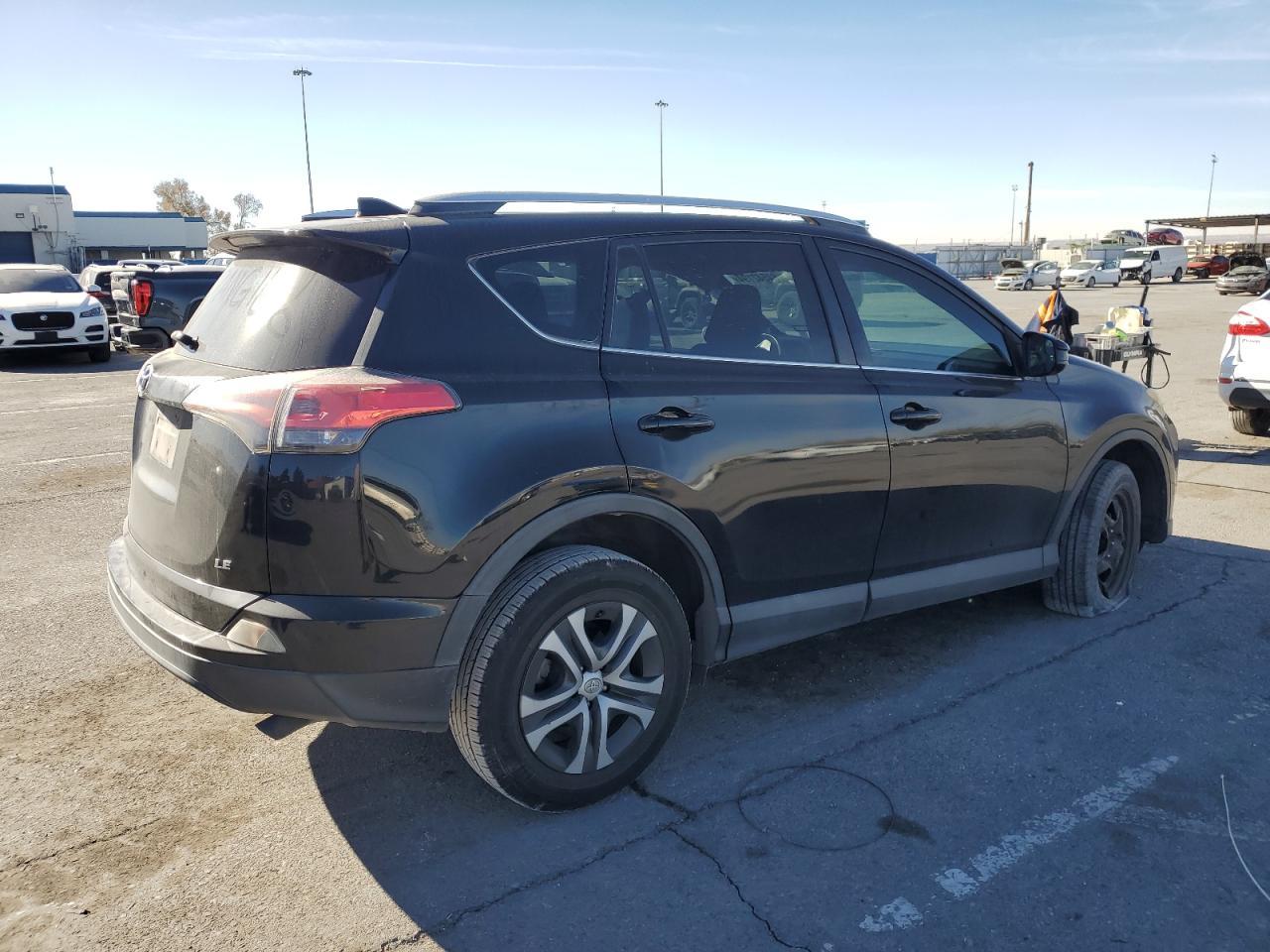 2016 TOYOTA RAV4 LE - Фото 3