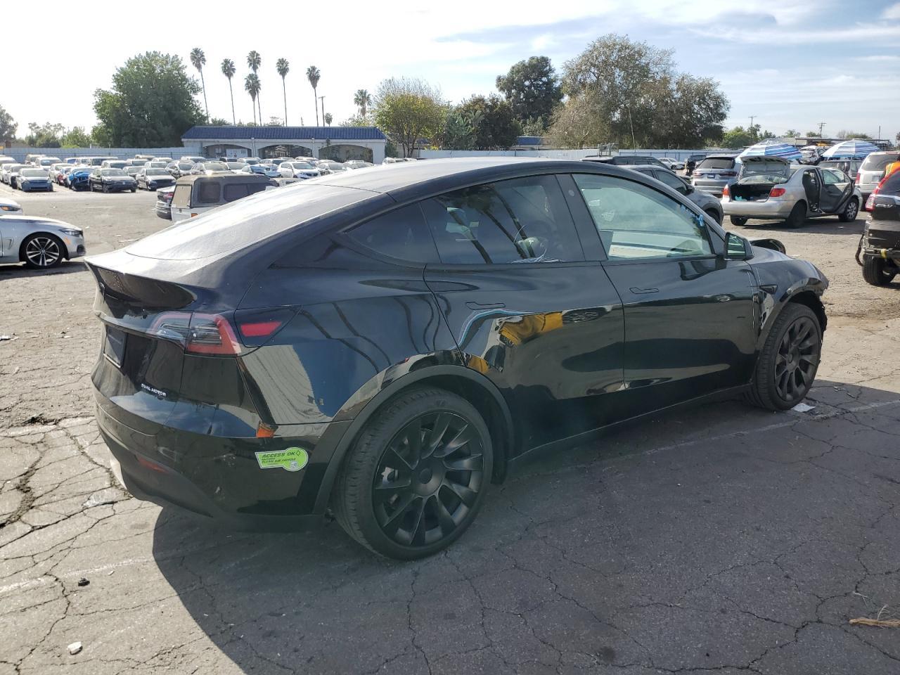 2023 TESLA MODEL Y - Image 3