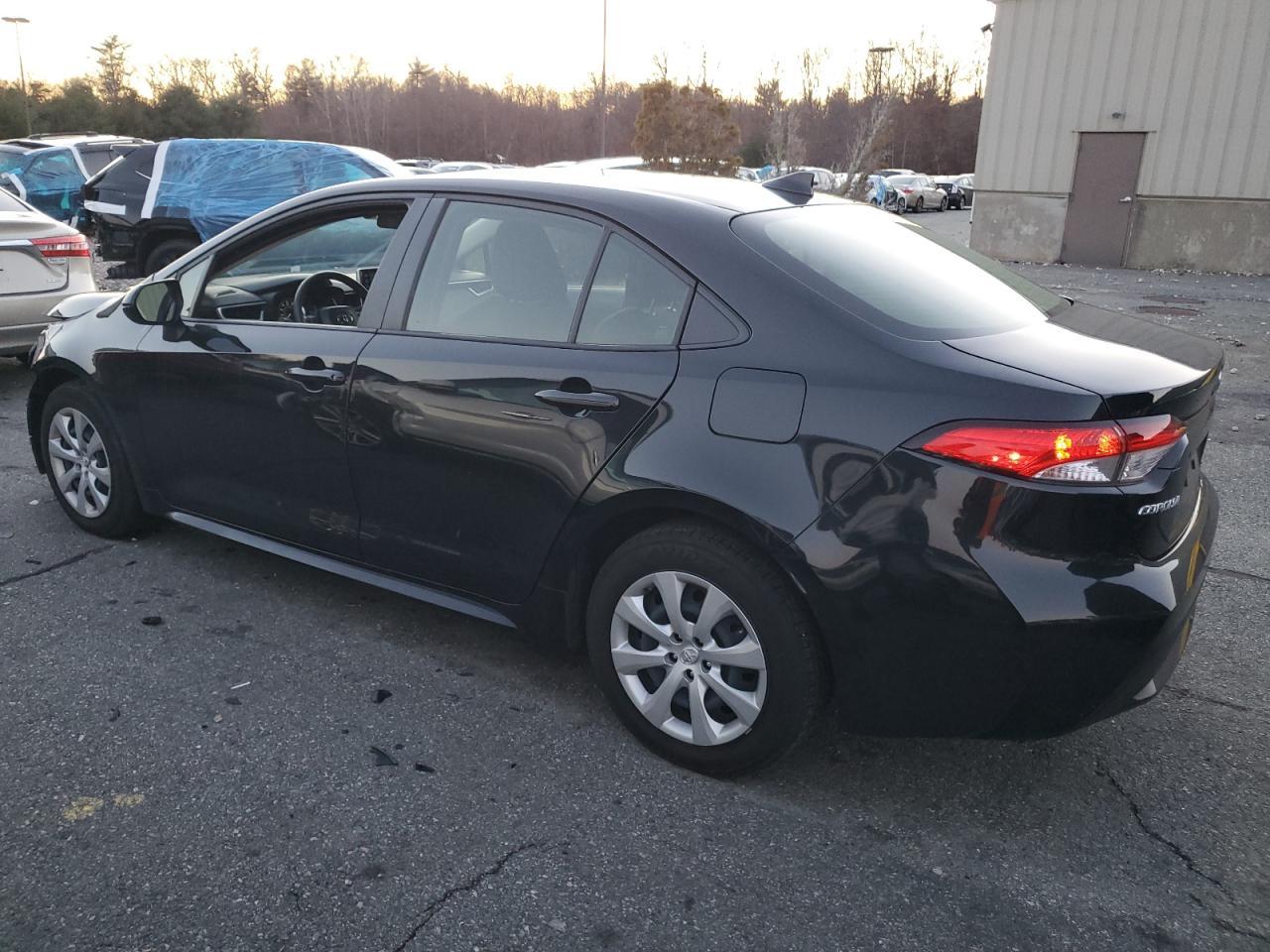 2021 TOYOTA COROLLA LE - Фото 2