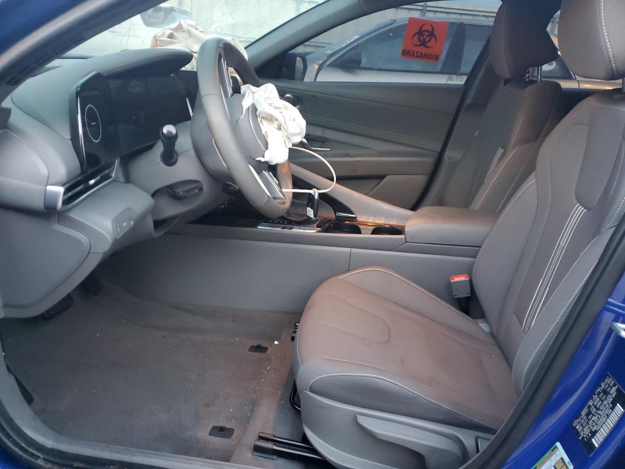 2023 HYUNDAI ELANTRA SE - Image 7