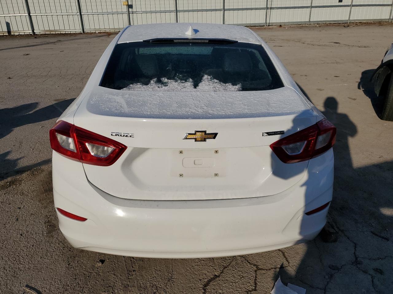 2017 CHEVROLET CRUZE PREM - Image 6