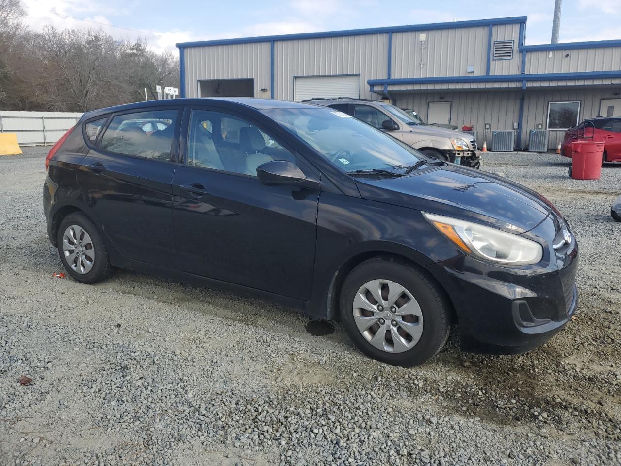 2017 HYUNDAI ACCENT SE - Image 4