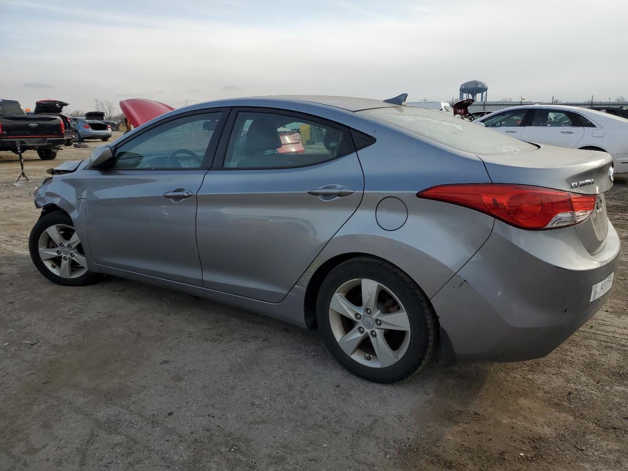 2013 HYUNDAI ELANTRA GL - Image 2