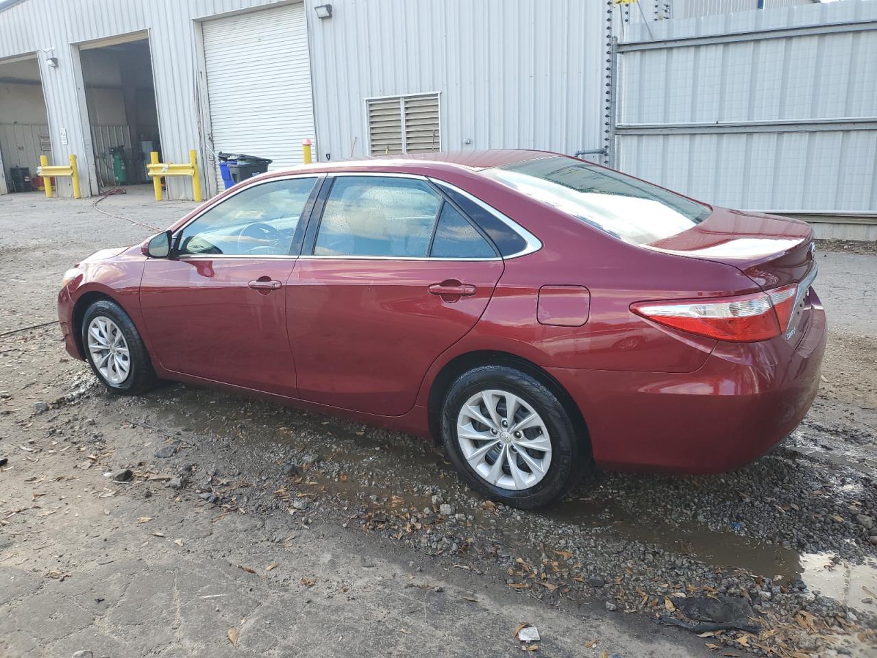 2016 TOYOTA CAMRY LE - Image 2