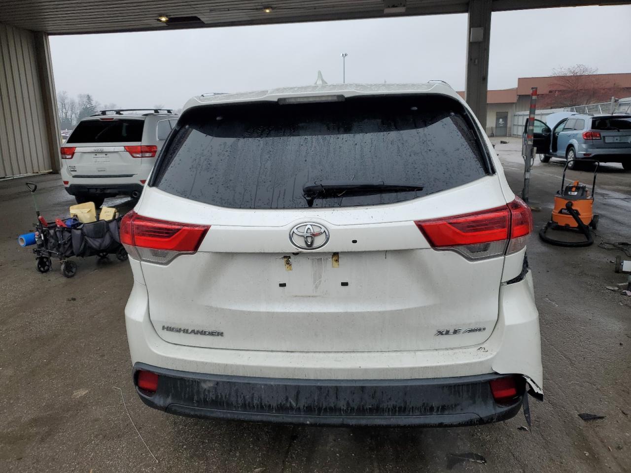 2018 TOYOTA HIGHLANDER - Image 6