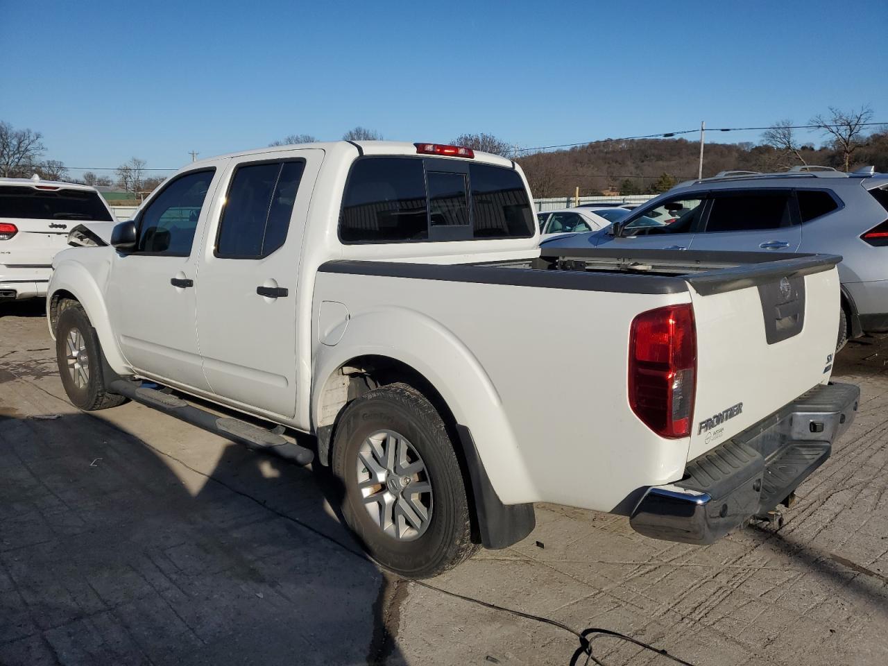 2019 NISSAN FRONTIER S - Фото 2