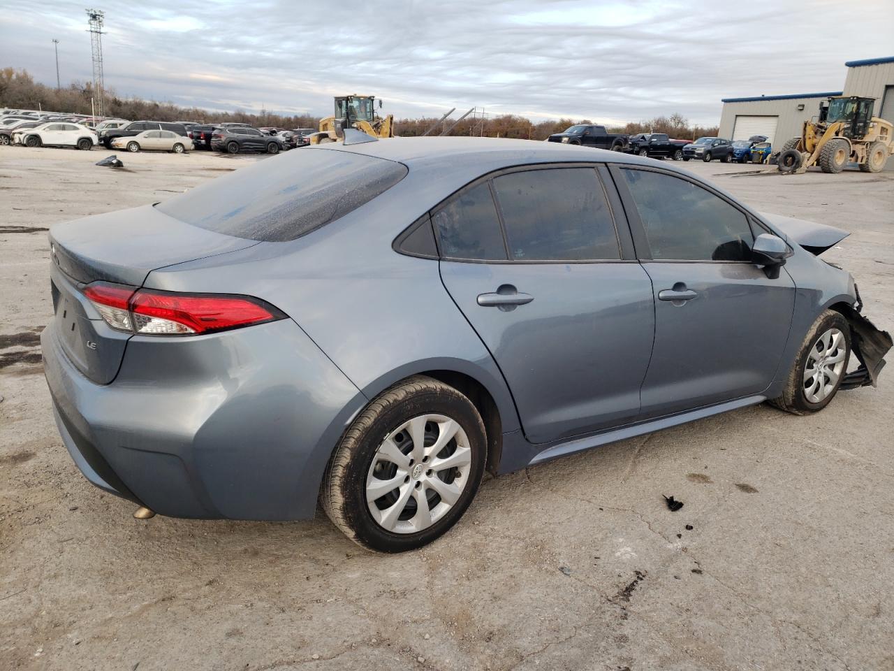 2021 TOYOTA COROLLA LE - Фото 3