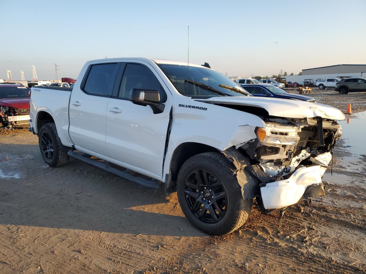 2023 CHEVROLET SILVERADO - Image 4