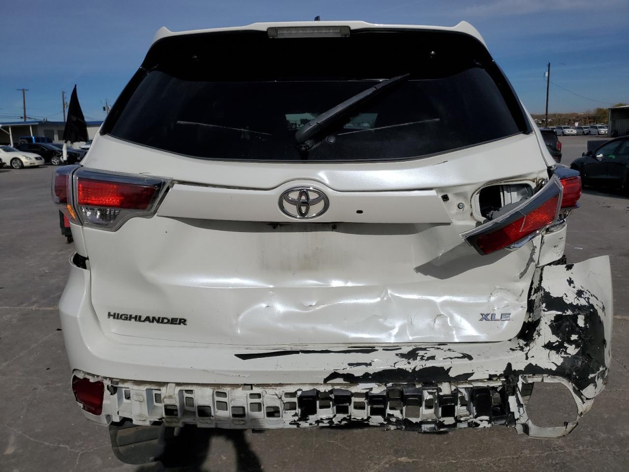 2015 TOYOTA HIGHLANDER - Image 6