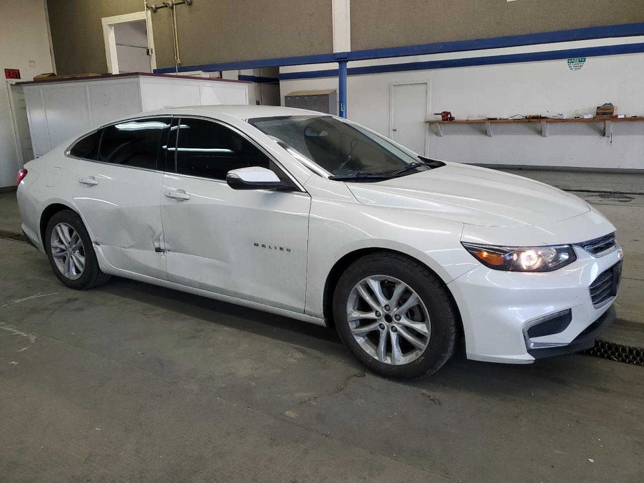 2017 CHEVROLET MALIBU LT - Image 4