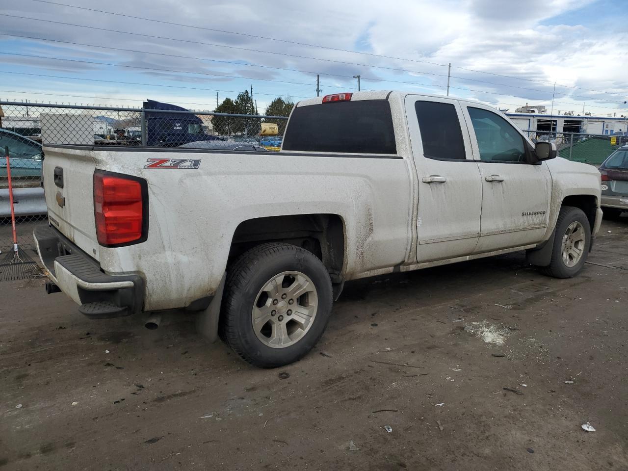 2017 CHEVROLET SILVERADO - Image 3