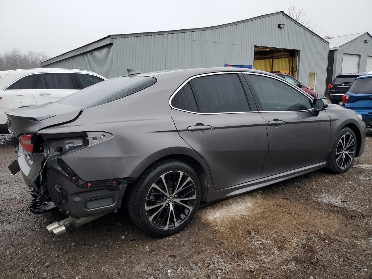 2018 TOYOTA CAMRY L - Фото 3