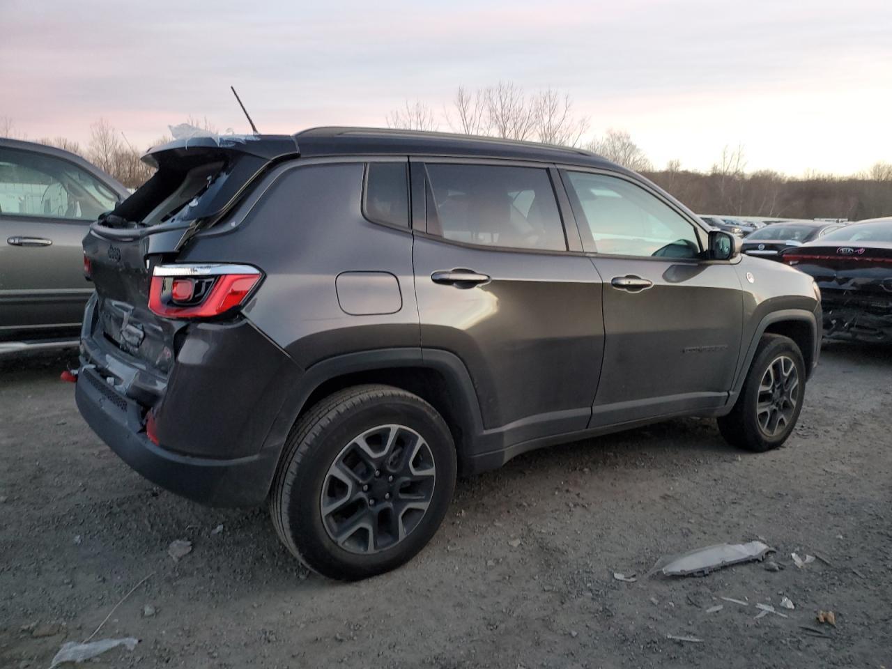 2019 JEEP COMPASS TR - Image 3