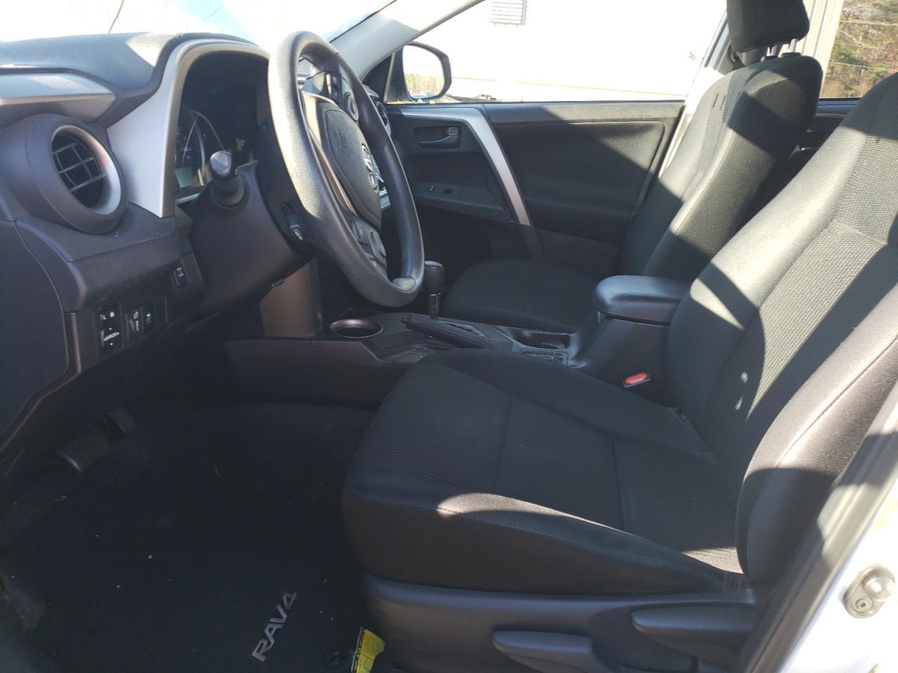 2015 TOYOTA RAV4 LE - Фото 7