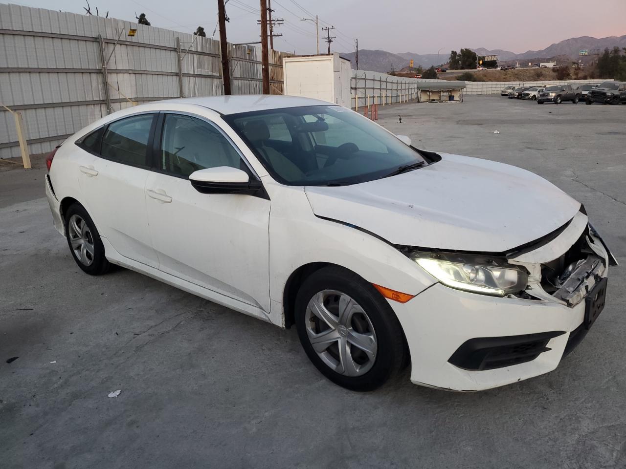2017 HONDA CIVIC LX - Фото 4