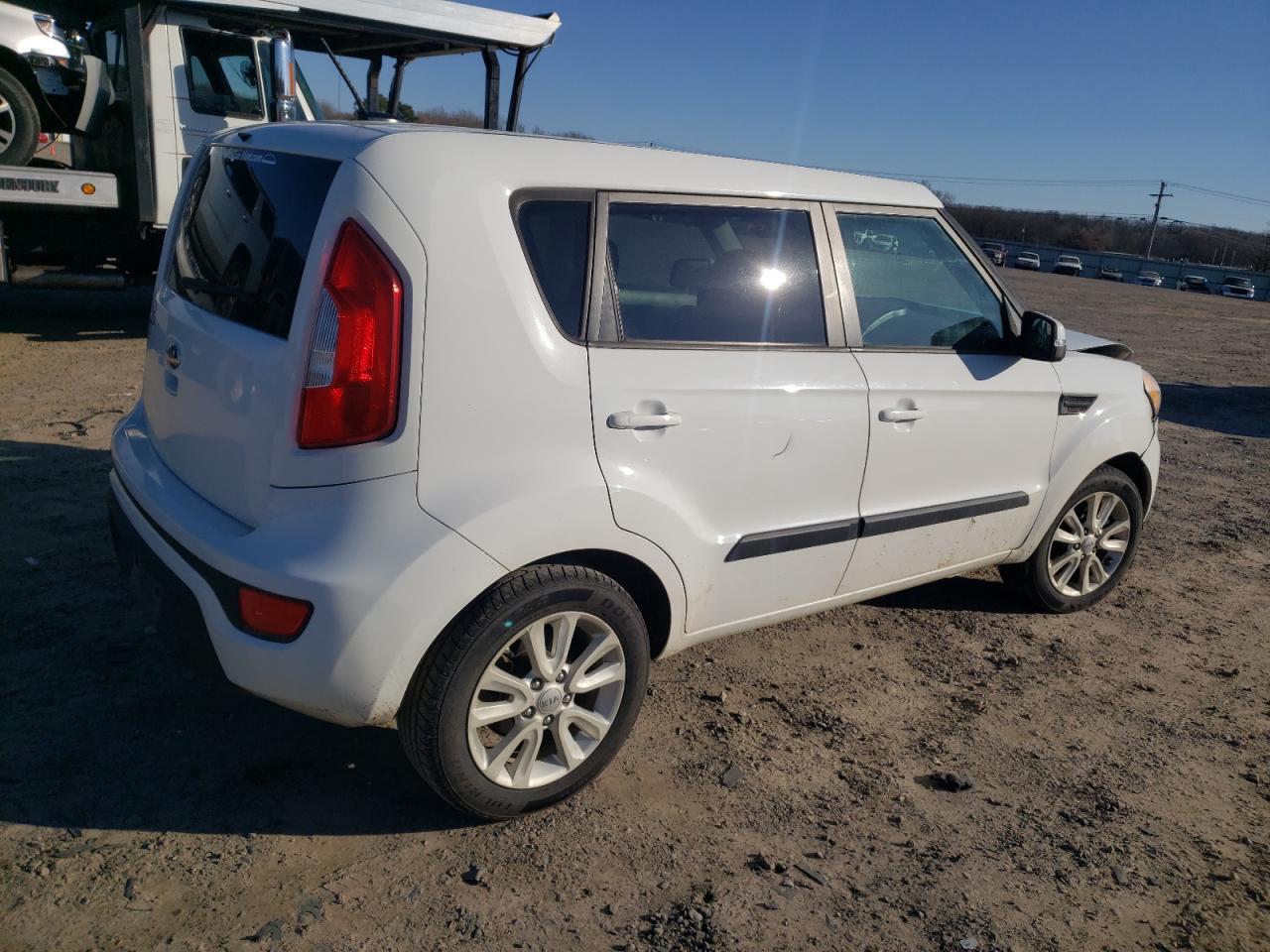 2013 KIA SOUL + - Image 3