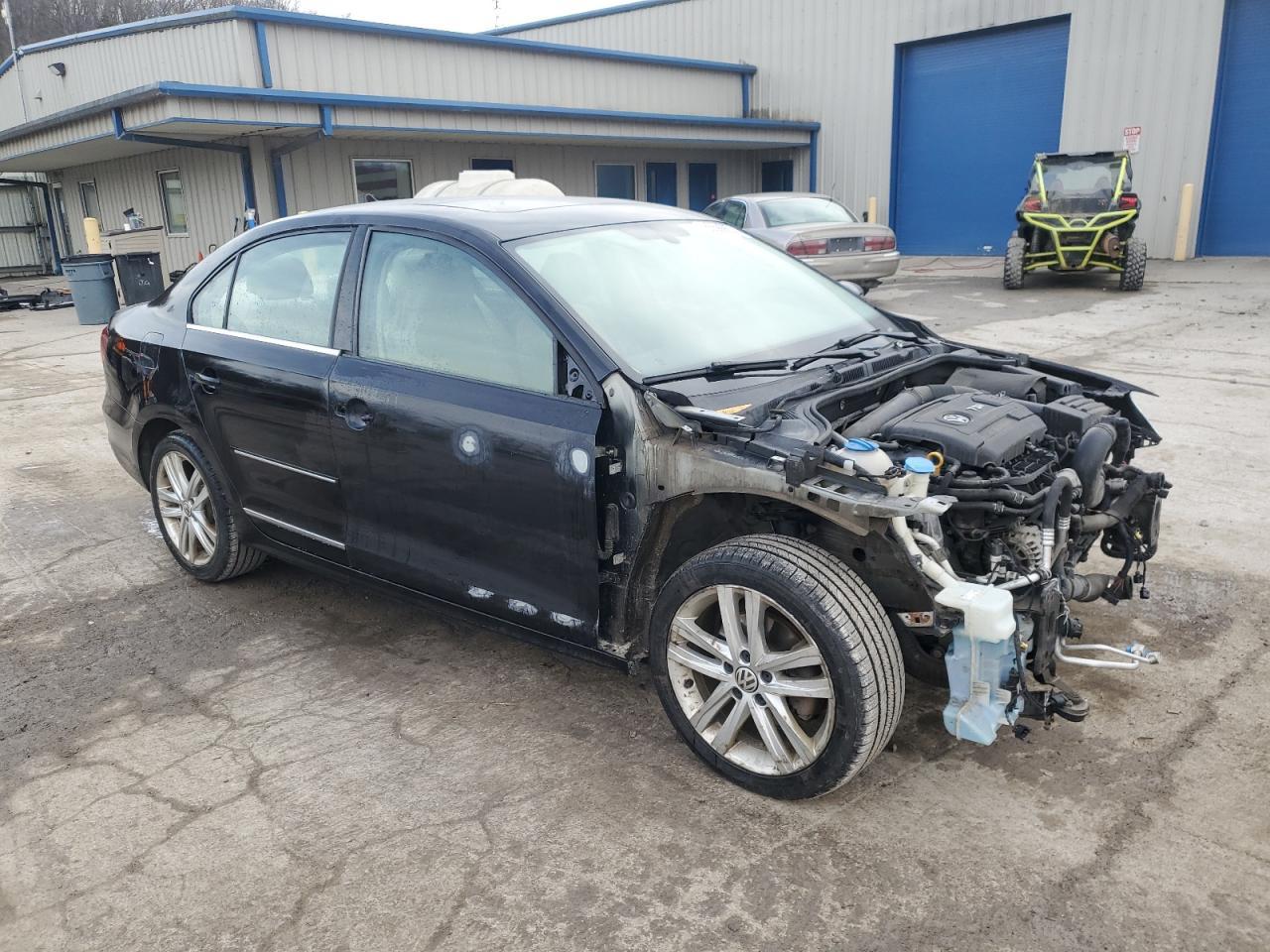 2017 VOLKSWAGEN JETTA SEL - Фото 4